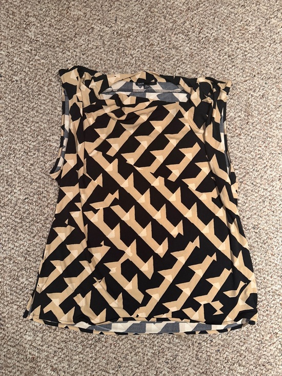 Chaus Tops - Chaus Black and Beige Geometric Print Sleeveless Camisole